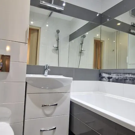 Apartment Przestronne Mieszkanie W Centrum *